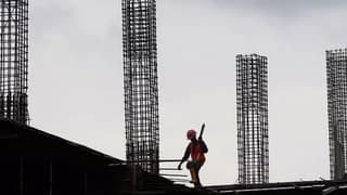 Güven endeksi inşaatta arttı, perakende ve hizmette azaldı