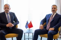 Hakan Fidan, Yunan mevkidaşı ile görüştü