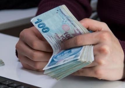 Halkbank'tan esnaf ve sanatkârlara yüzde 50 faiz indirimli kredi