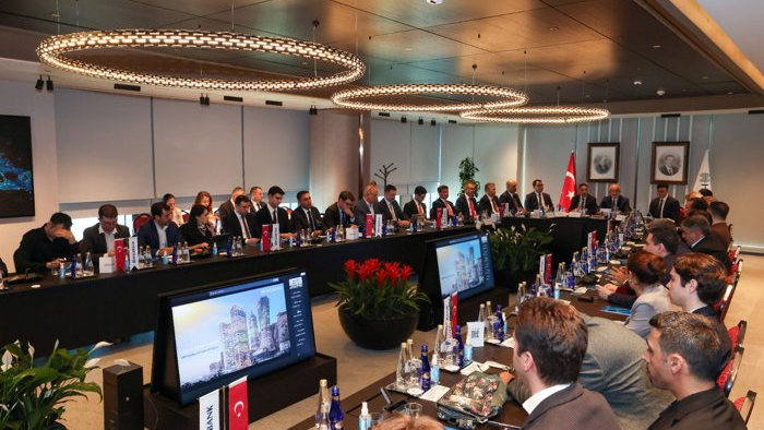 Halkbank, üçüncü halka arz için yatırımcılarla buluştu