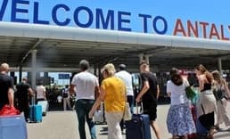 Hava yoluyla Antalya'ya gelen turist sayısı 11 milyonu aştı