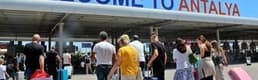 Hava yoluyla Antalya'ya gelen turist sayısı 11 milyonu aştı