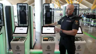 Havalimanlarında pasaport kuyruğu krizi: Biyometrik kayıtlar durduruldu