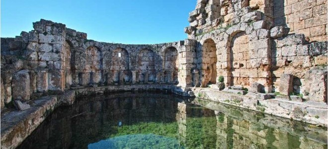 Her Üç Turistten Biri Perge'yi Görecek