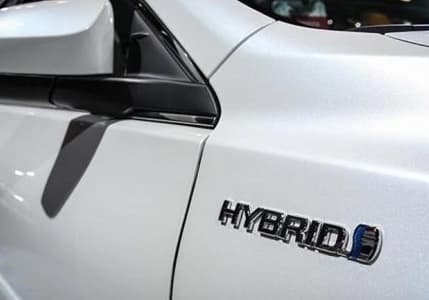 Hibrit otomobil satışları Avrupa'da benzinli modelleri geride bıraktı