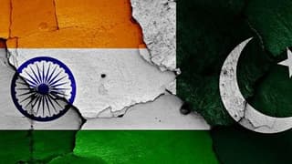 Hindistan üç noktadan Pakistan’a füze ile saldırdı