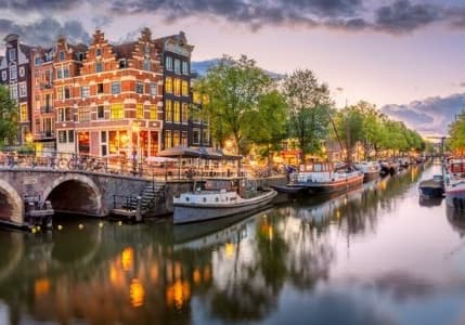 Hollanda'dan turizmi kısıtlamak için yeni karar