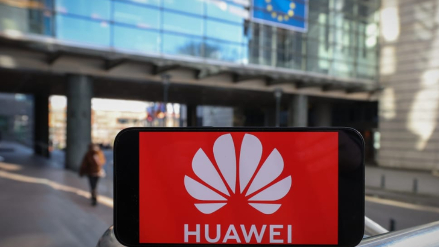 Huawei'in Avrupa Birliği kurumlarındaki geniş erişim ağı tartışılıyor
