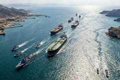 Hürmüz Boğazı'nda gemi trafiği durma noktasına geldi