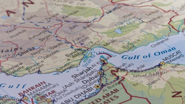 Hürmüz'de LNG trafiği durdu: Tankerler rotayı Katar'a çevirdi