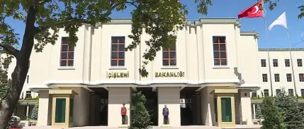 İçişleri Bakanlığı'ndan çıplak arama soruşturması