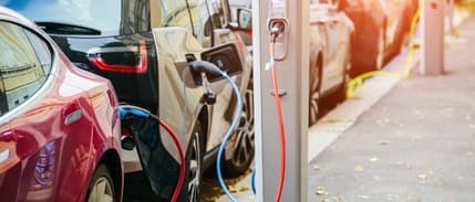 IEA: Bu yıl dünyada satılan her 5 araçtan biri elektrikli olacak