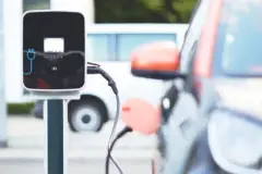 IEA: Dünyada bu yıl satılan 10 araçtan 3'ü elektrikli olacak