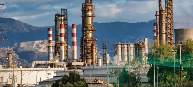 IEA: Küresel petrol arzı kasımda günlük 120 bin varil azaldı