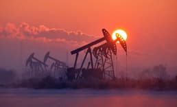 IEA petrol talebi tahminini düşürdü
