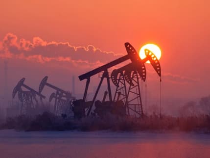 IEA petrol talebi tahminini düşürdü