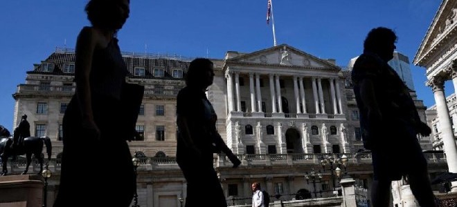 İngiliz ekonomisi mayısta beklenenden fazla büyüdü