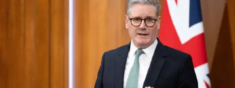 İngiltere Başbakanı Starmer istifa etti