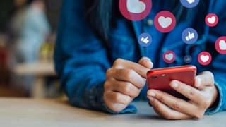 İngiltere'de 16 yaş altı sosyal medya yasağı tartışılıyor