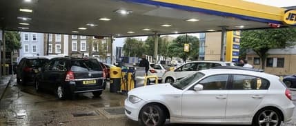 İngiltere’de akaryakıt fiyatları bir kez daha rekor kırdı