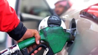 İngiltere'de akaryakıt fiyatları yeniden rekor seviyelere yükseldi