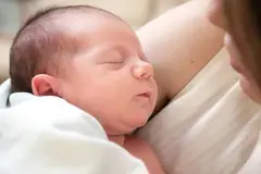 İngiltere'de en popüler erkek bebek ismi yine Muhammed oldu