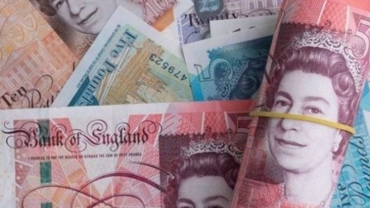 İngiltere'de kamu borcu 3 trilyon sterline yaklaştı
