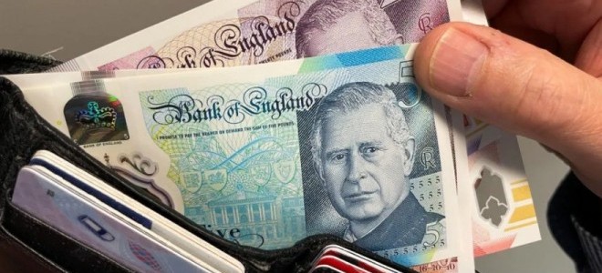 İngiltere'de Kral Charles'ın portresinin bulunduğu banknotlar dolaşıma girdi