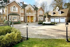 İngiltere'de ortalama konut fiyatları ilk kez 300 bin sterlini aştı