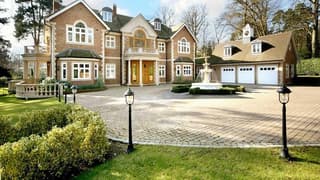 İngiltere'de ortalama konut fiyatları ilk kez 300 bin sterlini aştı