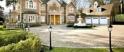 İngiltere'de ortalama konut fiyatları ilk kez 300 bin sterlini aştı