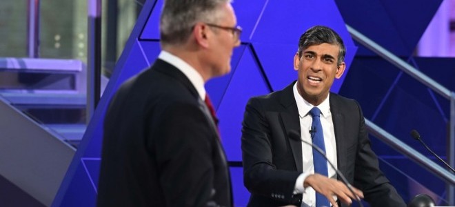 İngiltere'de seçmen sandık başına gidiyor