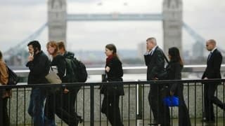 İngiltere'de ücret artışları üçüncü çeyrekte ivme kazandı