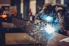 İngiltere imalat aktivitesi son 17 ayın zirvesine çıktı