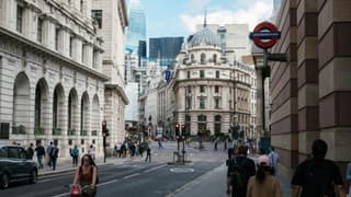 İngiltere’nin kamu borcu 2 trilyon sterlini aştı