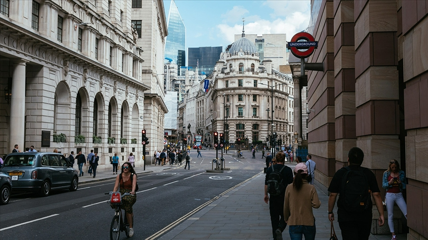 İngiltere sığınmacılara ülkeden ayrılmaları için para verecek