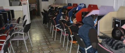 Bir dönemin sosyalleşme mekanı internet kafeler bir bir eksiliyor