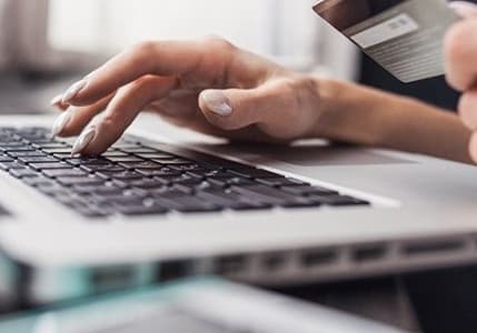 Kontakt lenslerin internetten satışının yasaklanması talebi