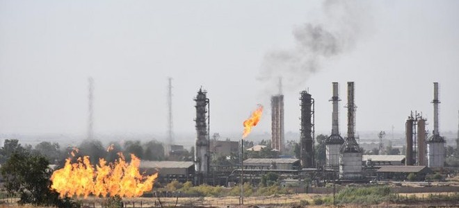 Irak'tan petrol ihracatında günlük 100 bin varillik kesinti kararı
