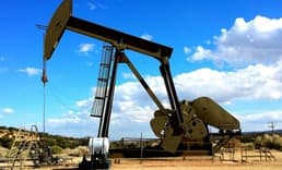 İran'ın günlük petrol üretimi 3,5 milyon varili aştı