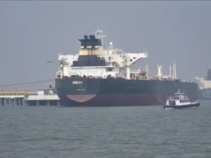 İran: Yaptırımlara rağmen petrol ihracatımız kesintisiz sürüyor
