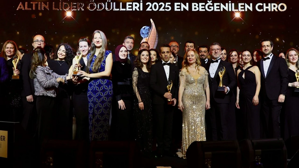 İş dünyasının en beğenilen 50 insan kaynakları lideri ödüllerini aldı