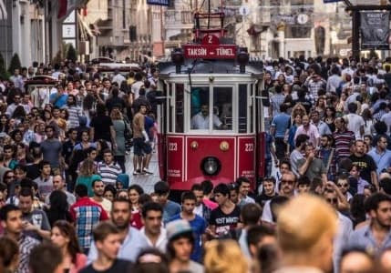 "İş yeri açan yabancılar, Türk çalıştırmak zorunda olmalı"