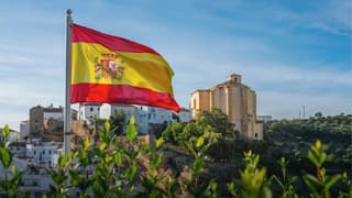 İspanya, 11,5 milyon varil petrolü serbest bırakıyor