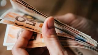 İspanya'da memur maaşlarına yapılacak 4 yıllık zam belli oldu