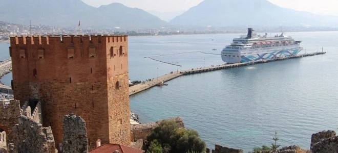 İsrail'e giden kruvaziyer gemileri rotalarını Türkiye'ye çevirdi