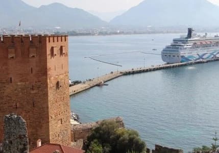 İsrail'e giden kruvaziyer gemileri rotalarını Türkiye'ye çevirdi
