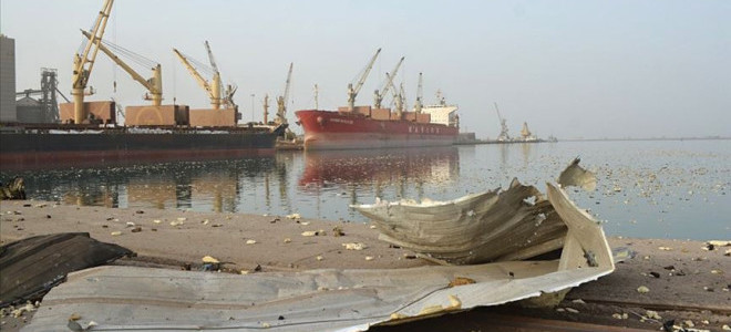 İsrail uçakları Yemen'de Hudeyde Limanı'nı bombaladı