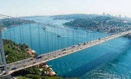 İstanbul Boğazı'nda gemi trafiği çift yönlü askıya alındı