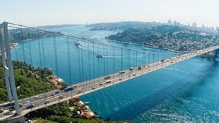 İstanbul Boğazı'nda gemi trafiği çift yönlü askıya alındı